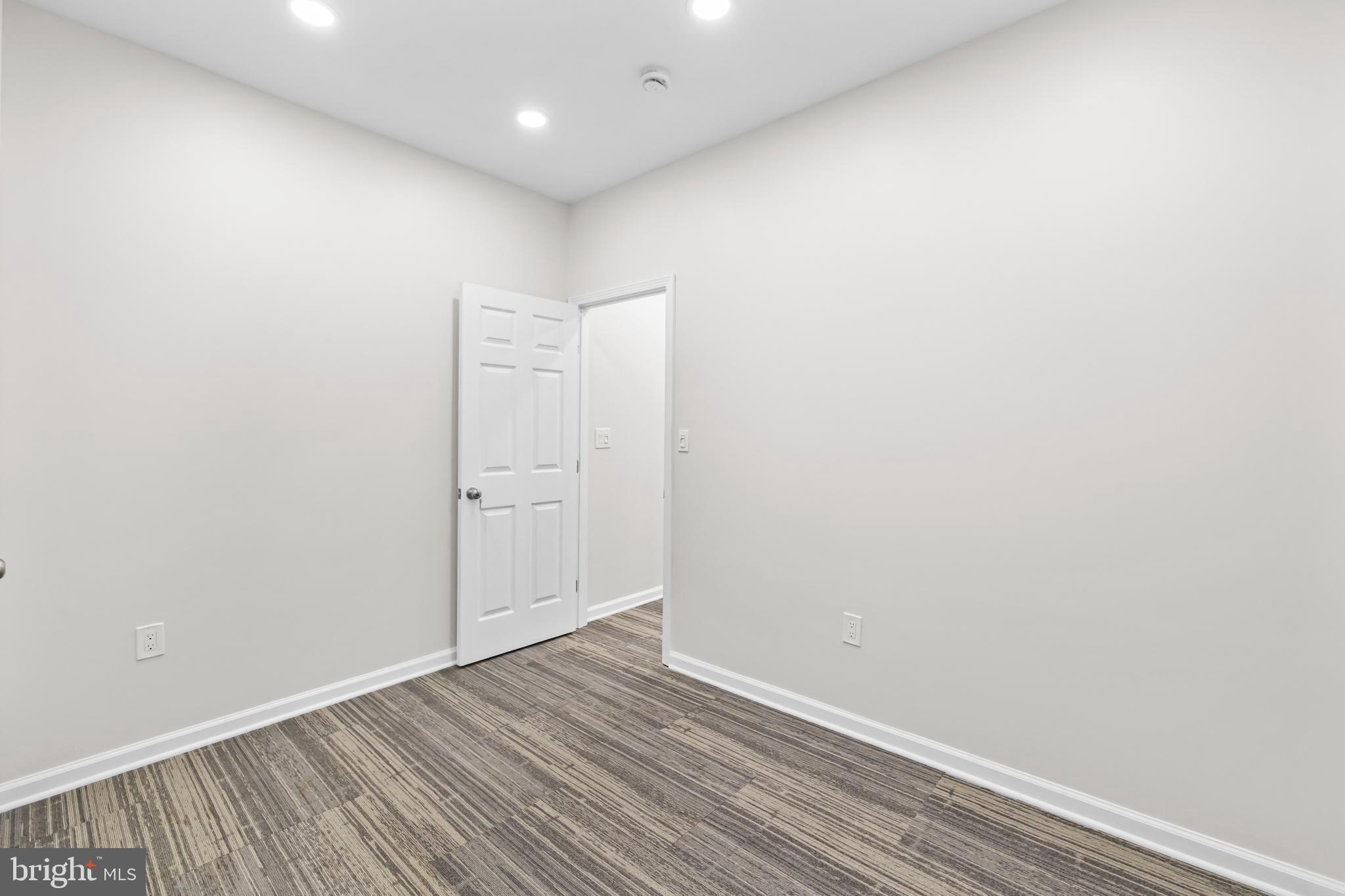 1615 Q Street Northwest, Unit T1 Washington, DC 20009 - Photo 25 of 42 a view of an empty room