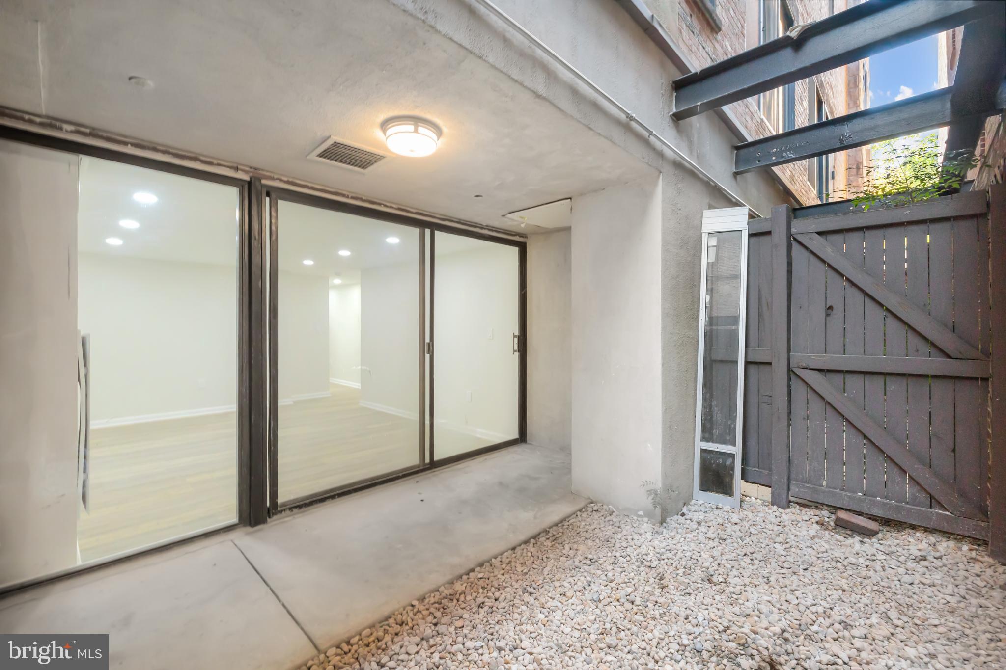 1615 Q Street Northwest, Unit T1 Washington, DC 20009 - Photo 27 of 42 a view of an entryway with staircase