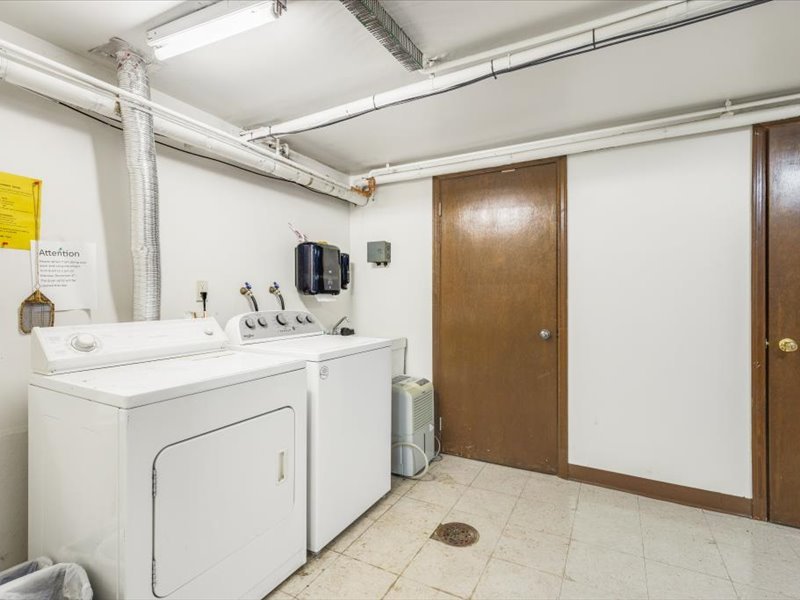 706 Kiwanis Drive, Unit 4 Freeport, IL 61032 - Photo 19 of 23 a bathroom with a sink and a mirror