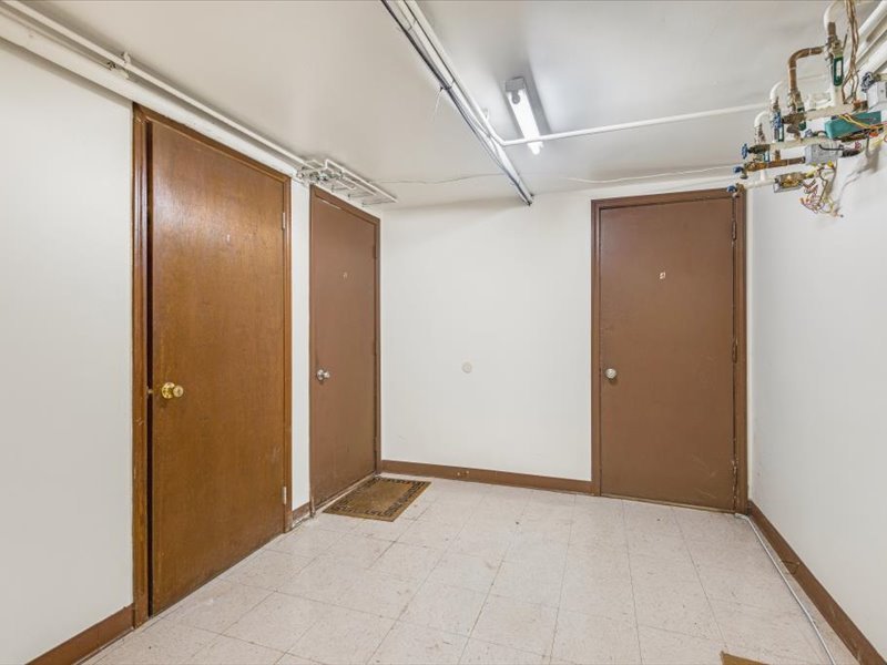 706 Kiwanis Drive, Unit 4 Freeport, IL 61032 - Photo 20 of 23 a view of an empty room