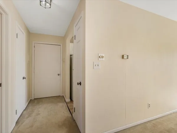 $77,500 | 706 Kiwanis Drive, Unit 4, Freeport, IL 61032