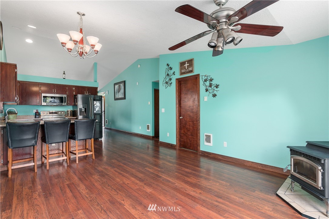 112 Rainbow Way Kelso, WA 98626 - Photo 8 of 25 Gallery Image 8