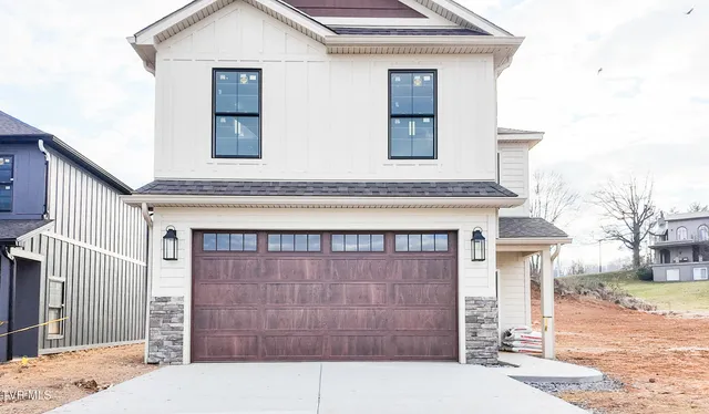 $499,000 | 304 Monroe Drive, Bristol, TN 37620