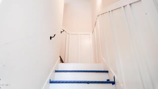 $499,000 | 304 Monroe Drive, Bristol, TN 37620