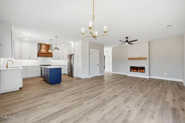 $499,000 | 304 Monroe Drive, Bristol, TN 37620