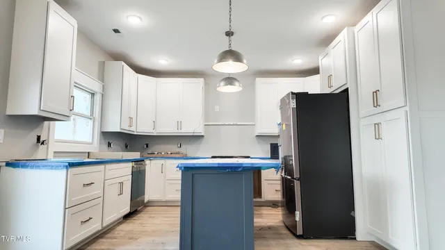 $499,000 | 304 Monroe Drive, Bristol, TN 37620