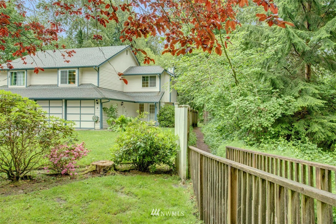1725 170th Place Southeast, Unit B Bothell, WA 98012 - Photo 2 of 25 Gallery Image 2