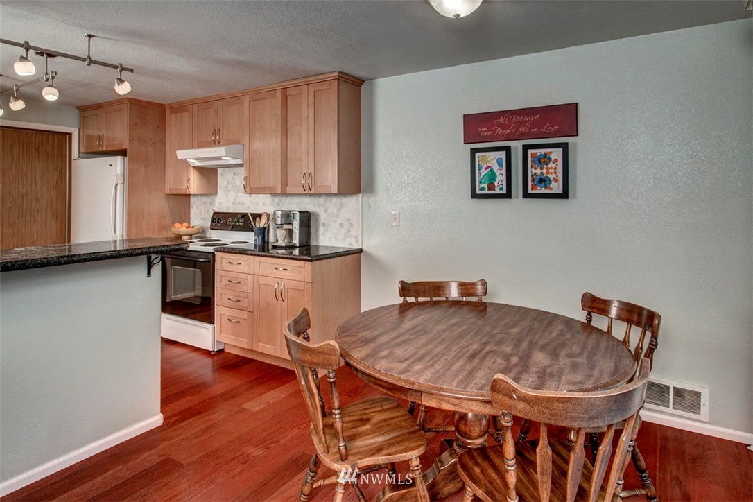 1725 170th Place Southeast, Unit B Bothell, WA 98012 - Photo 11 of 25 Gallery Image 11