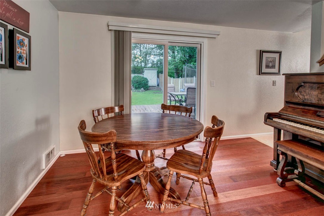 1725 170th Place Southeast, Unit B Bothell, WA 98012 - Photo 12 of 25 Gallery Image 12