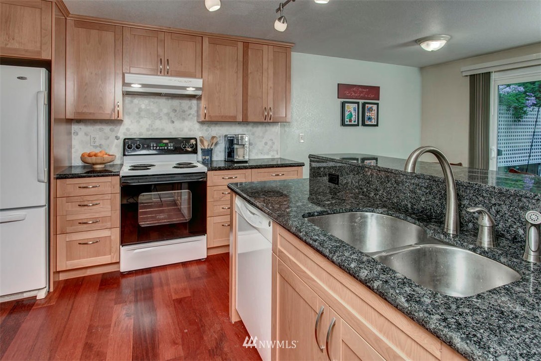 1725 170th Place Southeast, Unit B Bothell, WA 98012 - Photo 7 of 25 Gallery Image 7