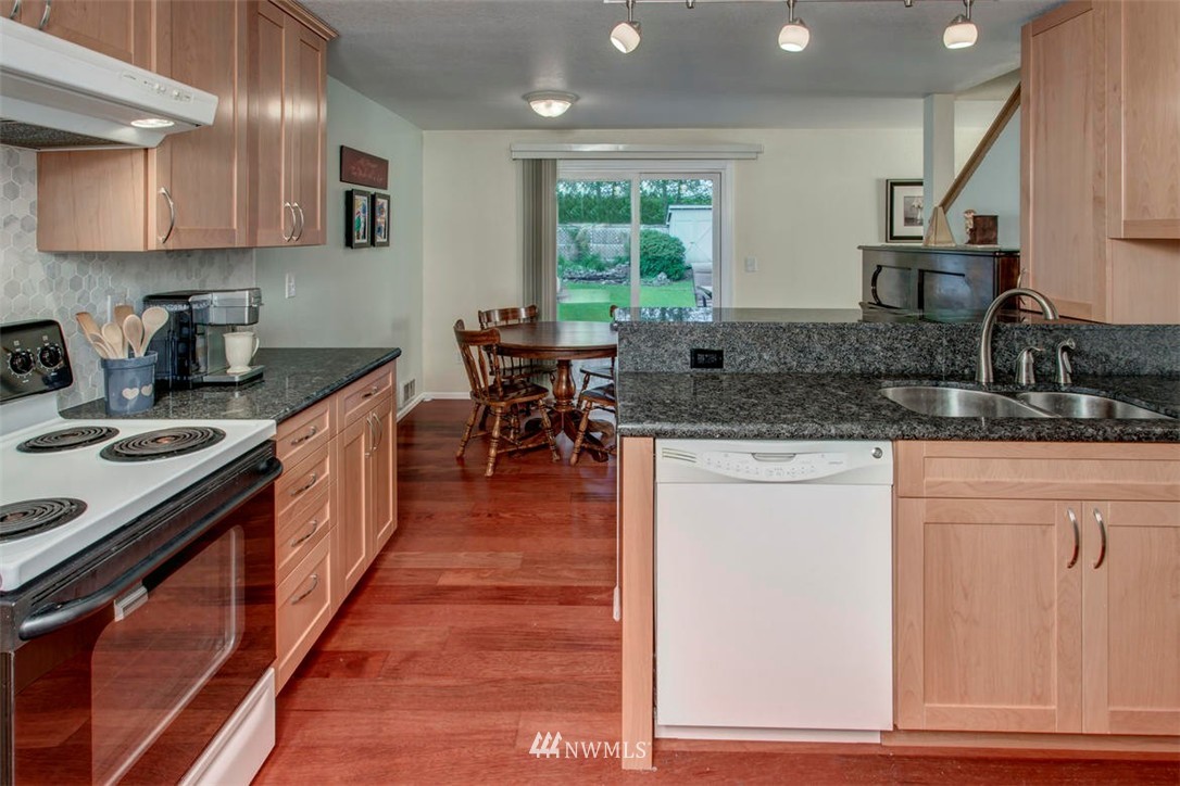 1725 170th Place Southeast, Unit B Bothell, WA 98012 - Photo 8 of 25 Gallery Image 8