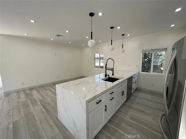 $3,795 | 23236-23236 Vanowen Street, West Hills, CA 91307