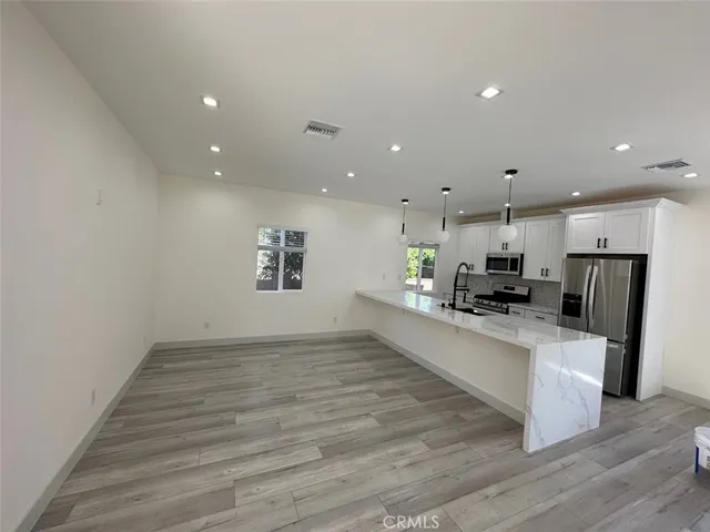 $3,795 | 23236-23236 Vanowen Street, West Hills, CA 91307