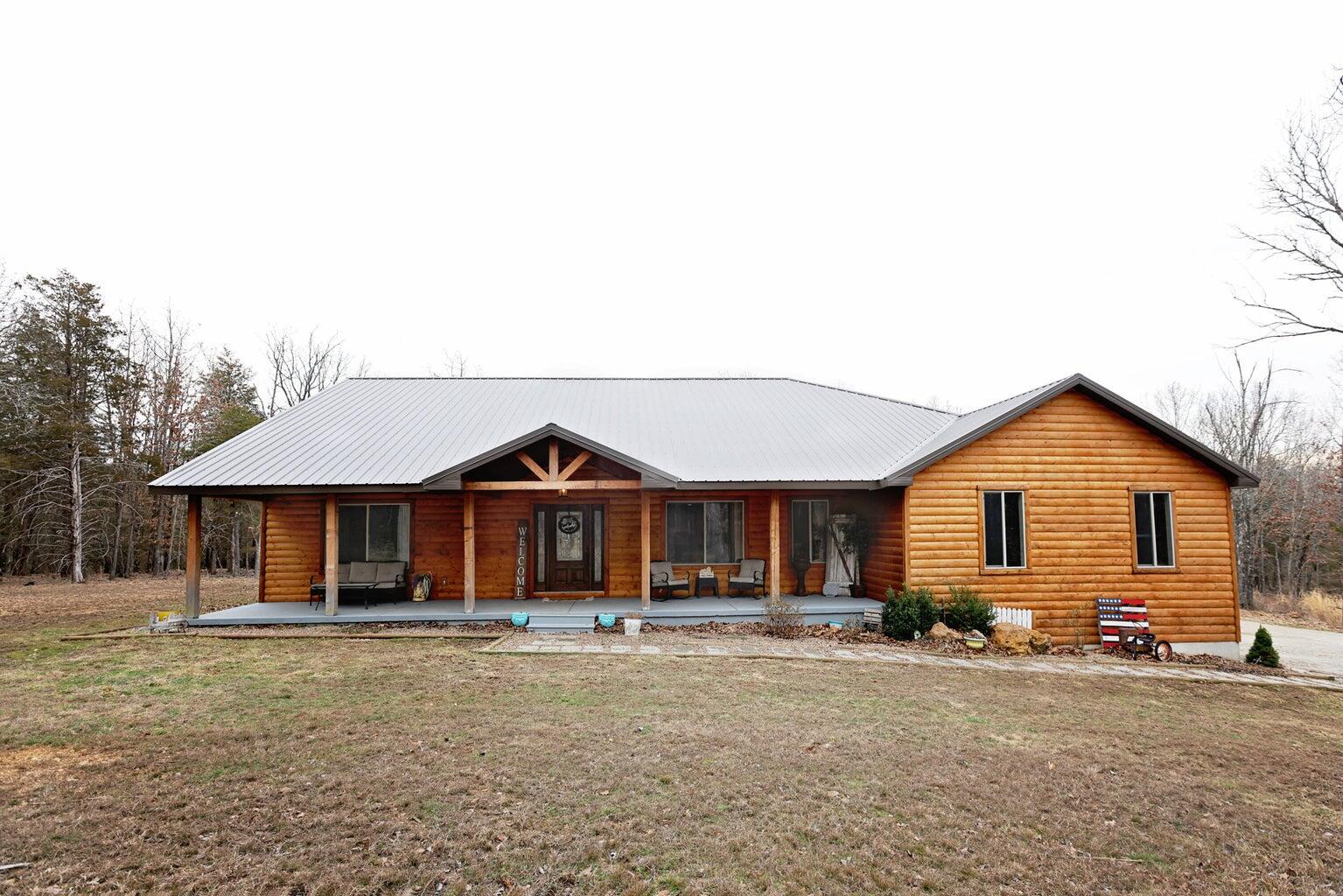 1633 Spring Valley Loop Marshfield, MO 65706 - Photo 1 of 1 20220306214417188691000000-o