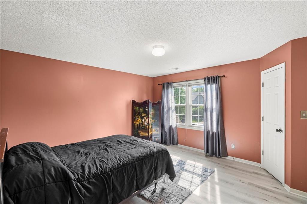 12811 Reeder Street Overland Park, KS 66213 - Photo 28 of 53
