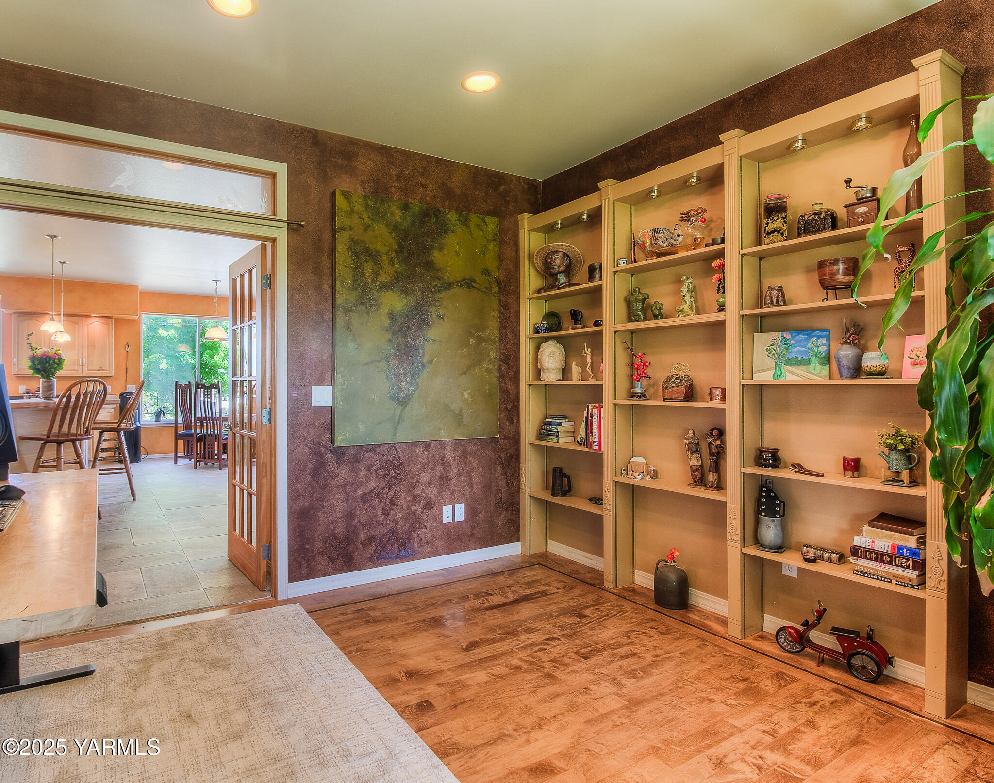 11901 Zier Road Yakima, WA 98908 - Photo 16 of 46 a view of empty room with shelves