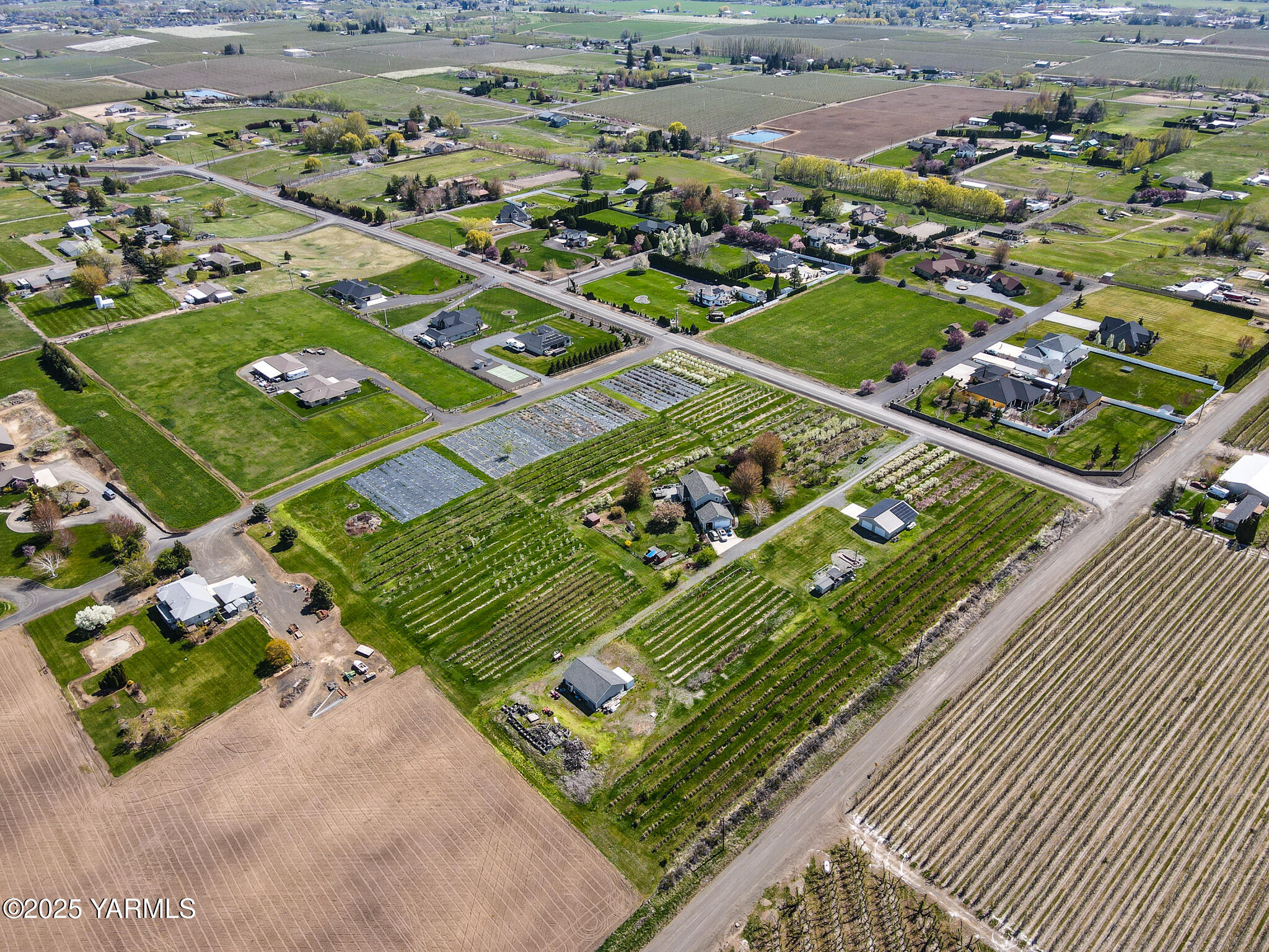 11901 Zier Road Yakima, WA 98908 - Photo 45 of 46 view of a tennis court
