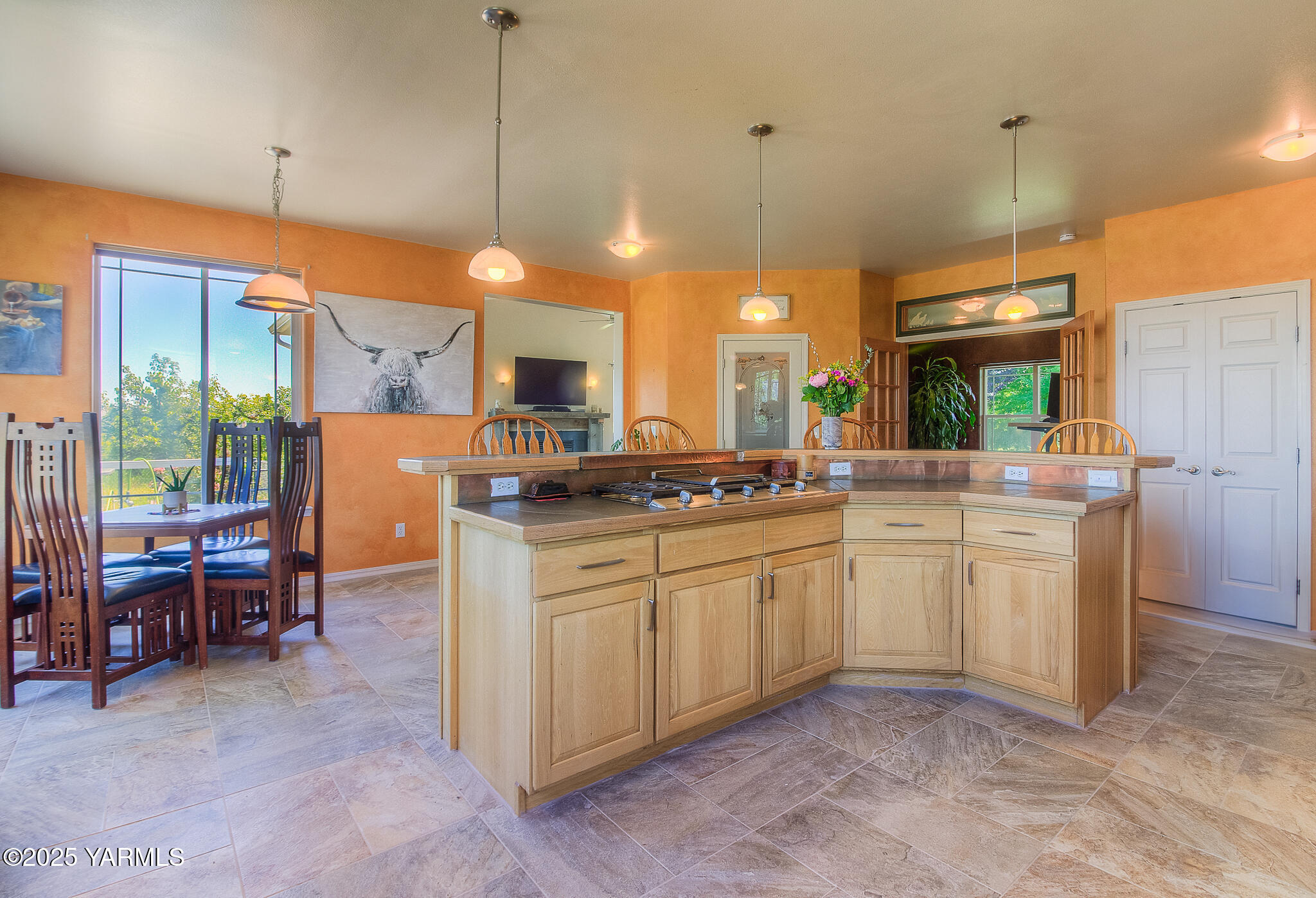 11901 Zier Road Yakima, WA 98908 - Photo 10 of 46 a kitchen with sink and cabinets