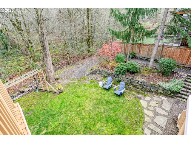 a view of an outdoor space