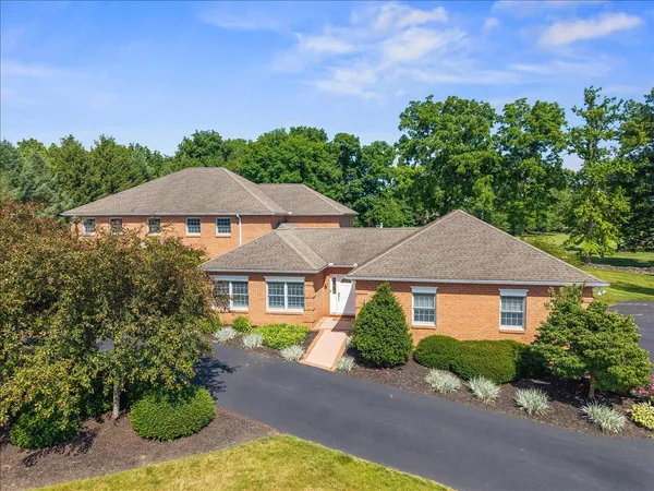 $1,100,000 | 125 On The Green Drive, Lebanon, PA 17042
