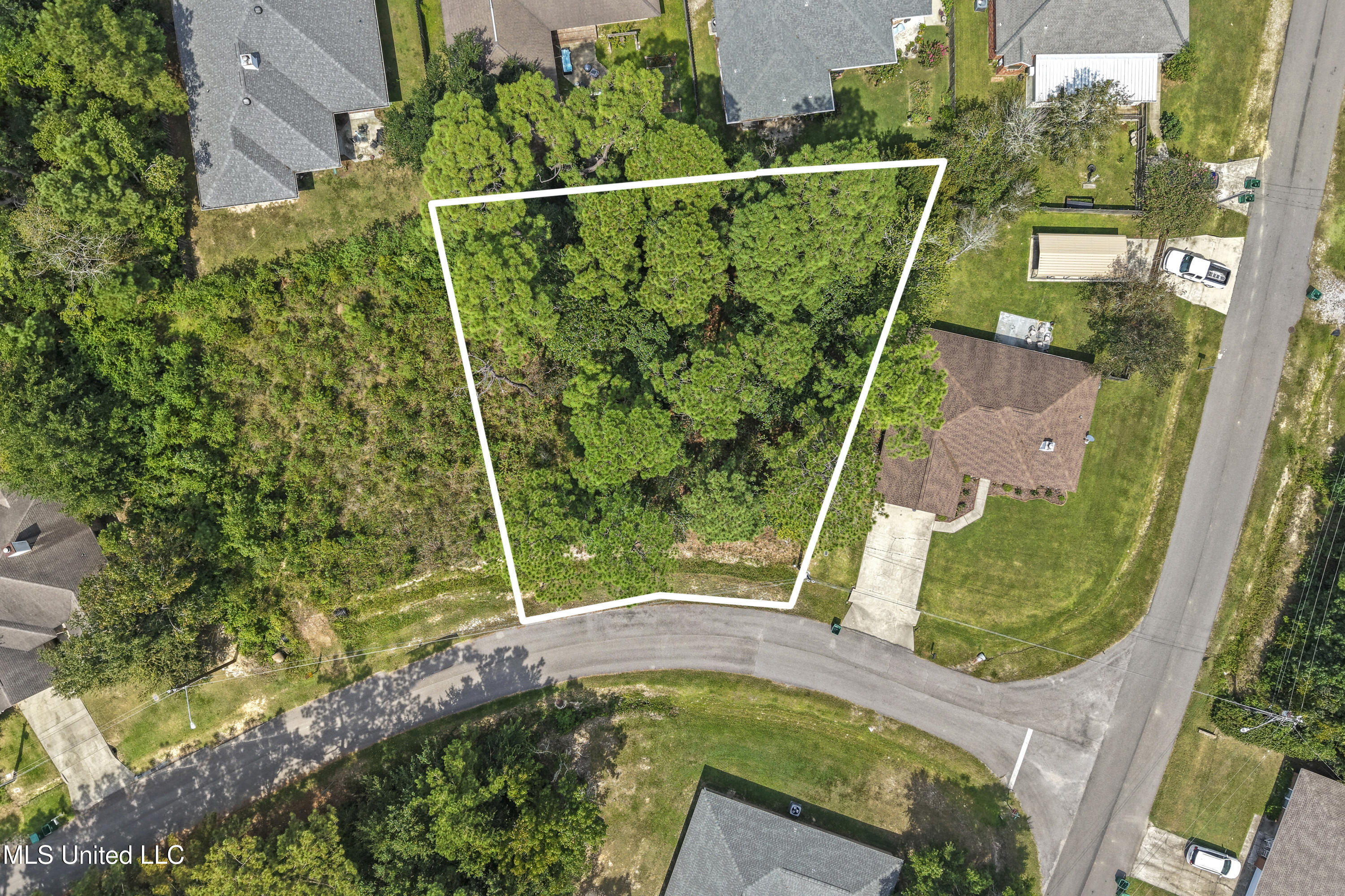 6727 Anoai Way Diamondhead, MS 39525 - Photo 3 of 10 0003