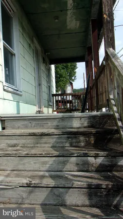 a bathroom with a toilet