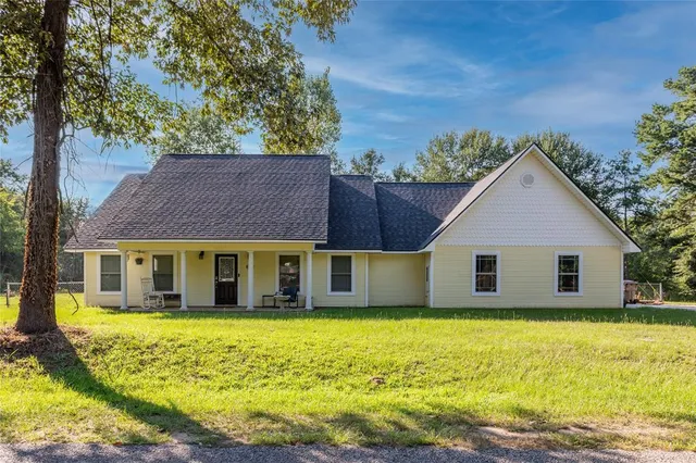 $360,000 | 23240 J E B Circle, Frankston, TX 75763