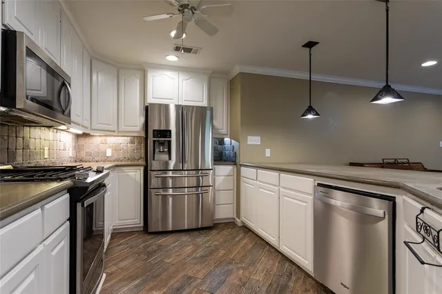 $360,000 | 23240 J E B Circle, Frankston, TX 75763