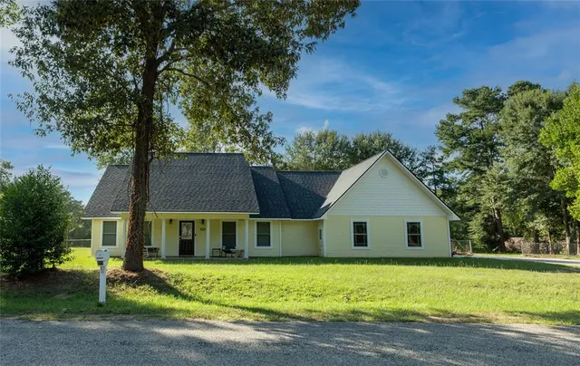 $360,000 | 23240 J E B Circle, Frankston, TX 75763