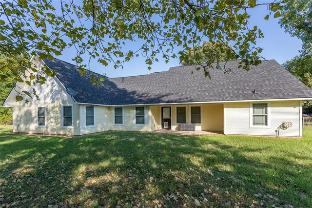 $360,000 | 23240 J E B Circle, Frankston, TX 75763