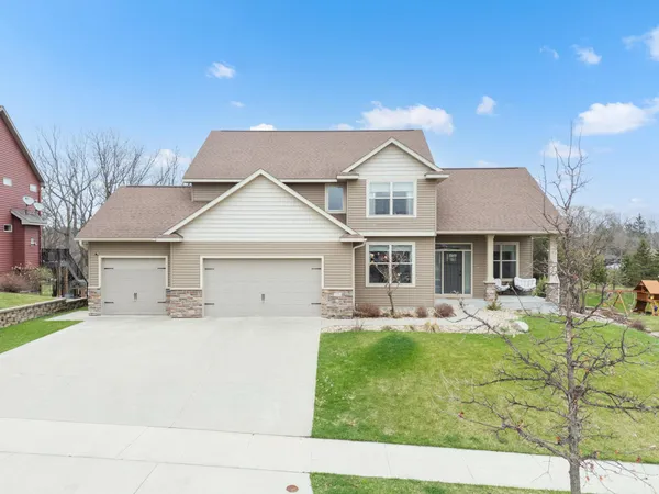 $799,900 | 1892 Shannon Oaks Boulevard Northeast, Rochester, MN 55906