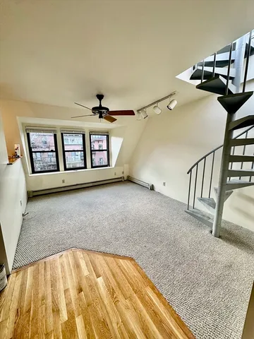 a view of livingroom with furniture
