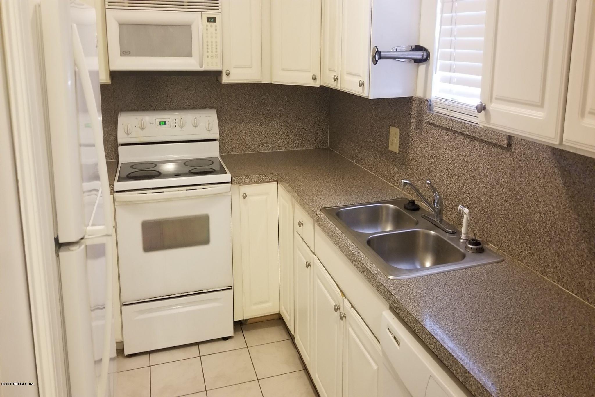 1707 El Prado Road, Unit 2 Jacksonville, FL 32216 - Photo 7 of 22 Kitchen