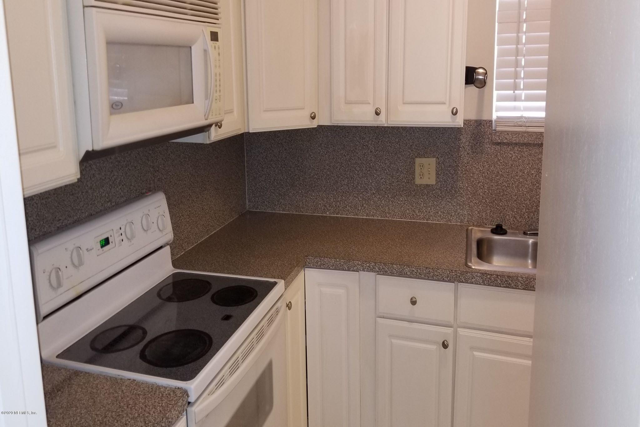 1707 El Prado Road, Unit 2 Jacksonville, FL 32216 - Photo 8 of 22 Kitchen