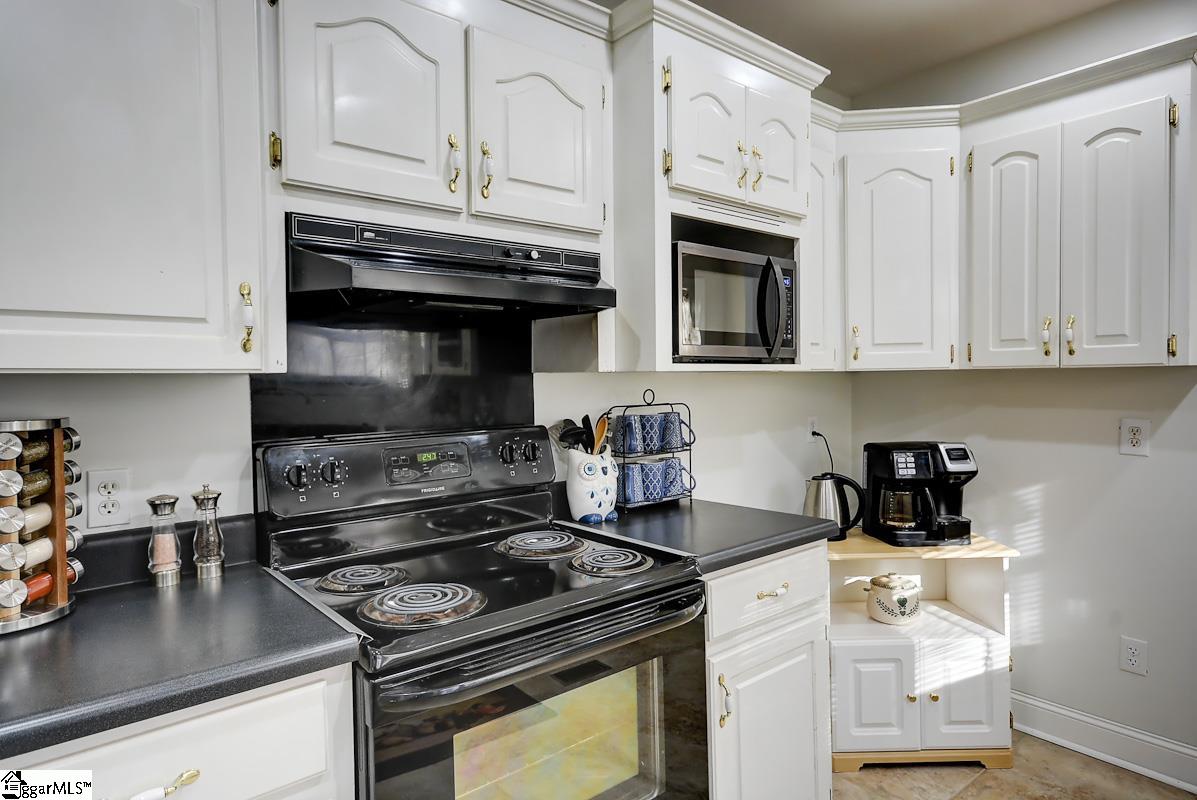 755 Cole Road Campobello, SC 29322 - Photo 6 of 36