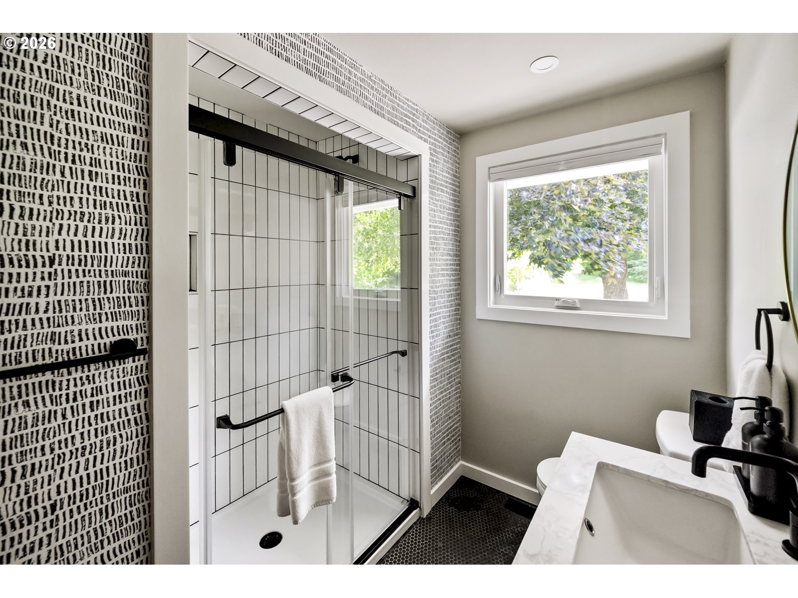 17340 Northeast Woodland Loop Road Yamhill, OR 97148 - Photo 25 of 46 Bathroom