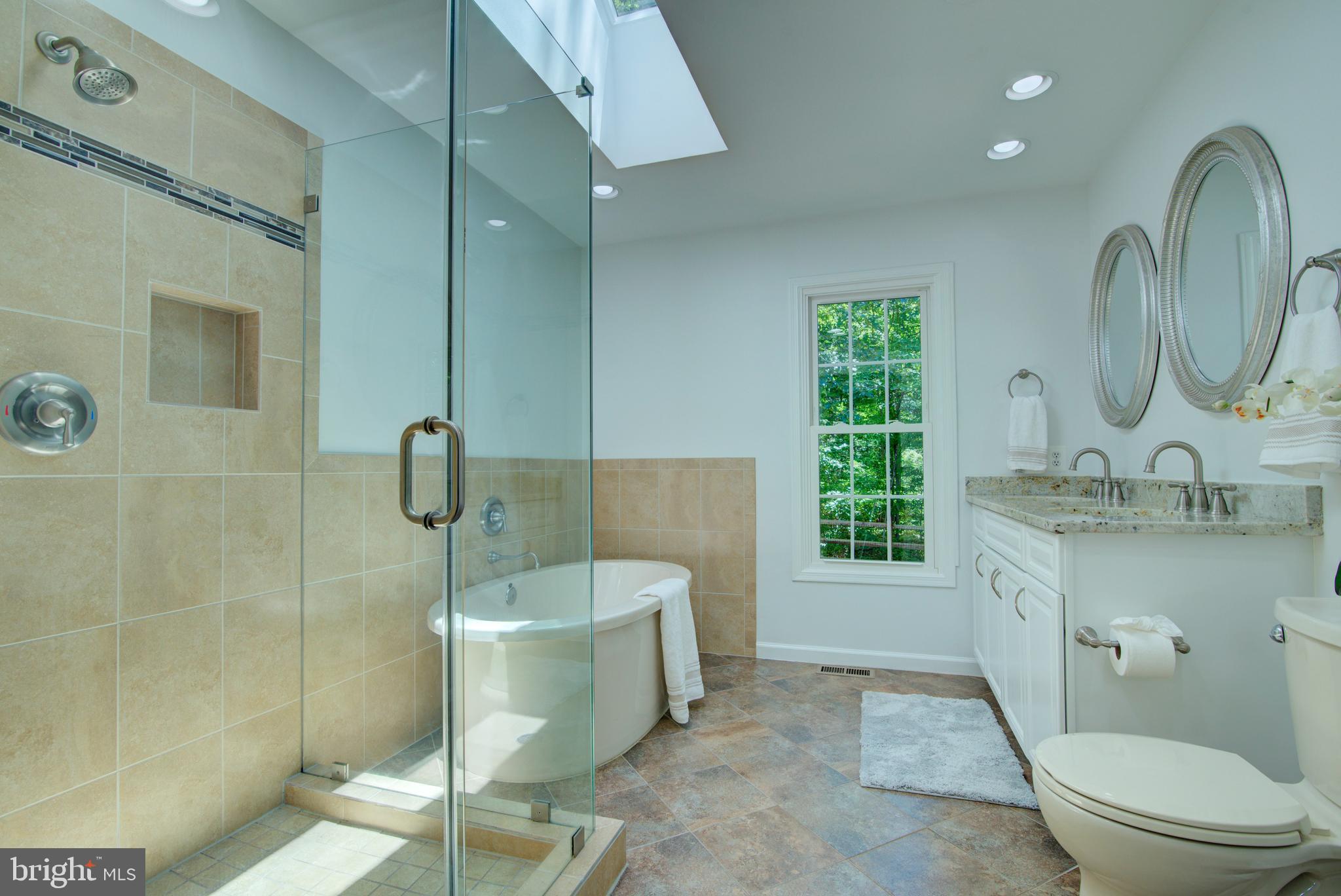 12029 Lake Newport Road Reston, VA 20194 - Photo 15 of 30 Primary BA w/Dual Sink Vanity, Soaking Tub, Shower