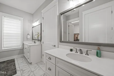 $627,500 | 117 Acorn Xing Road, Holly Springs, NC 27540