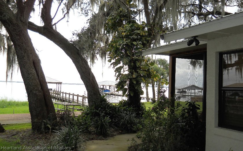 624 Lake June Road Lake Placid, FL 33852 - Photo 3 of 24 Gallery Image 3