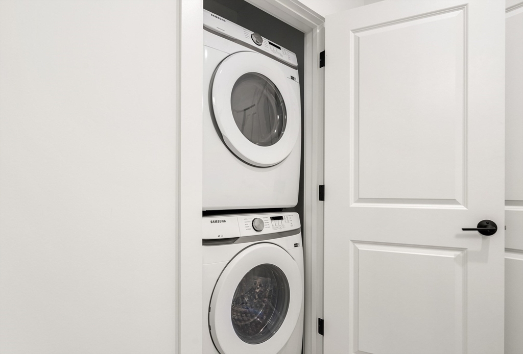 600 Broadway, Unit 616 Chelsea, MA 02150 - Photo 7 of 25 a utility room with dryer and washer