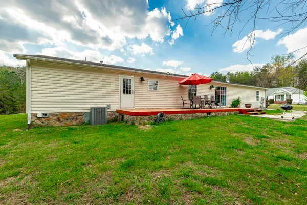 $250,000 | 218 Edgewater Drive, Chickamauga, GA 30707