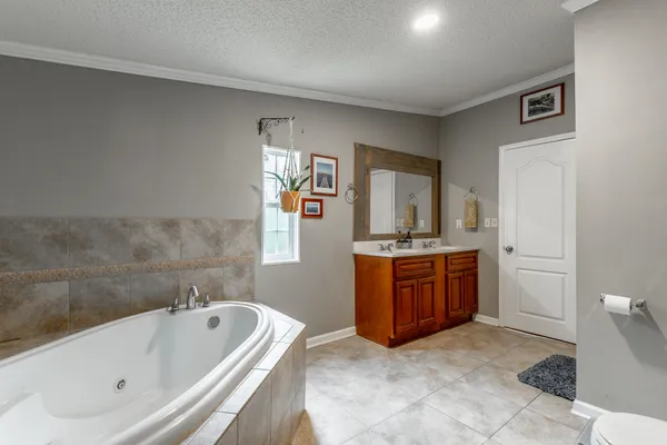 $250,000 | 218 Edgewater Drive, Chickamauga, GA 30707