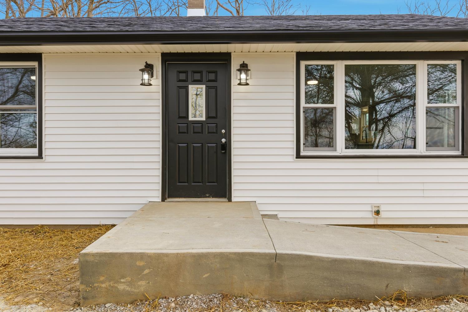 22 West Contreras Pike Liberty, IN 47353 - Photo 3 of 44