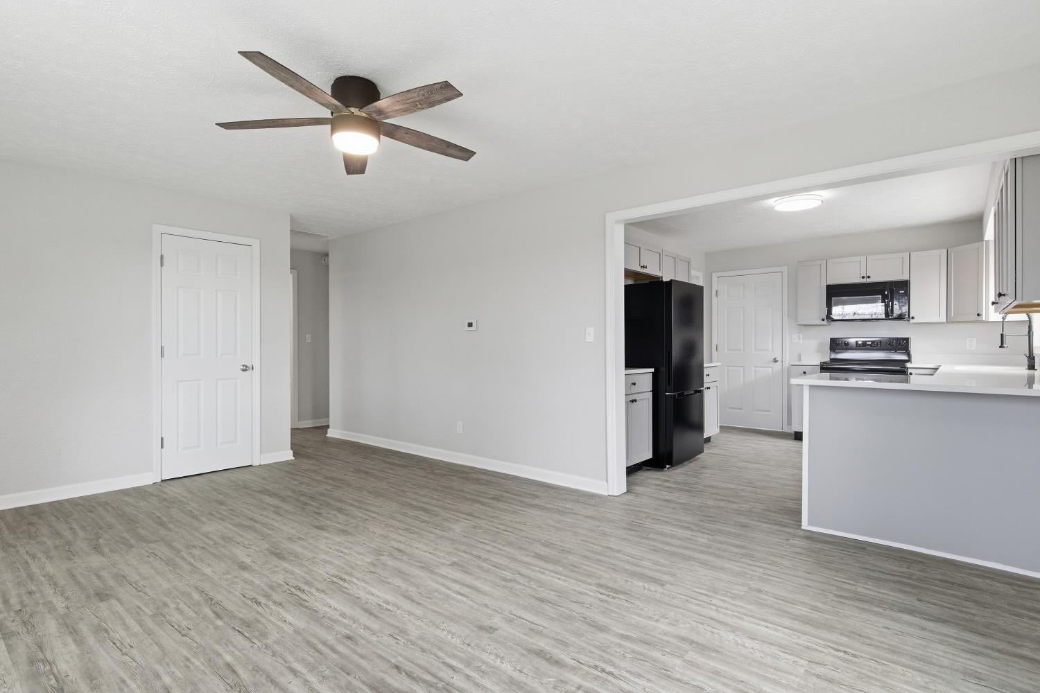 22 West Contreras Pike Liberty, IN 47353 - Photo 6 of 44