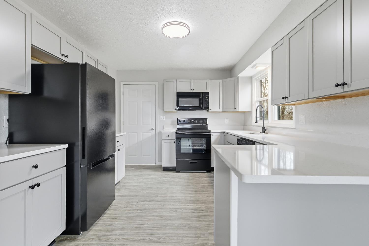 22 West Contreras Pike Liberty, IN 47353 - Photo 7 of 44