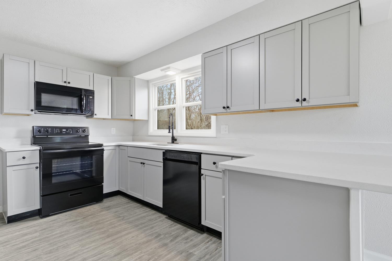 22 West Contreras Pike Liberty, IN 47353 - Photo 8 of 44