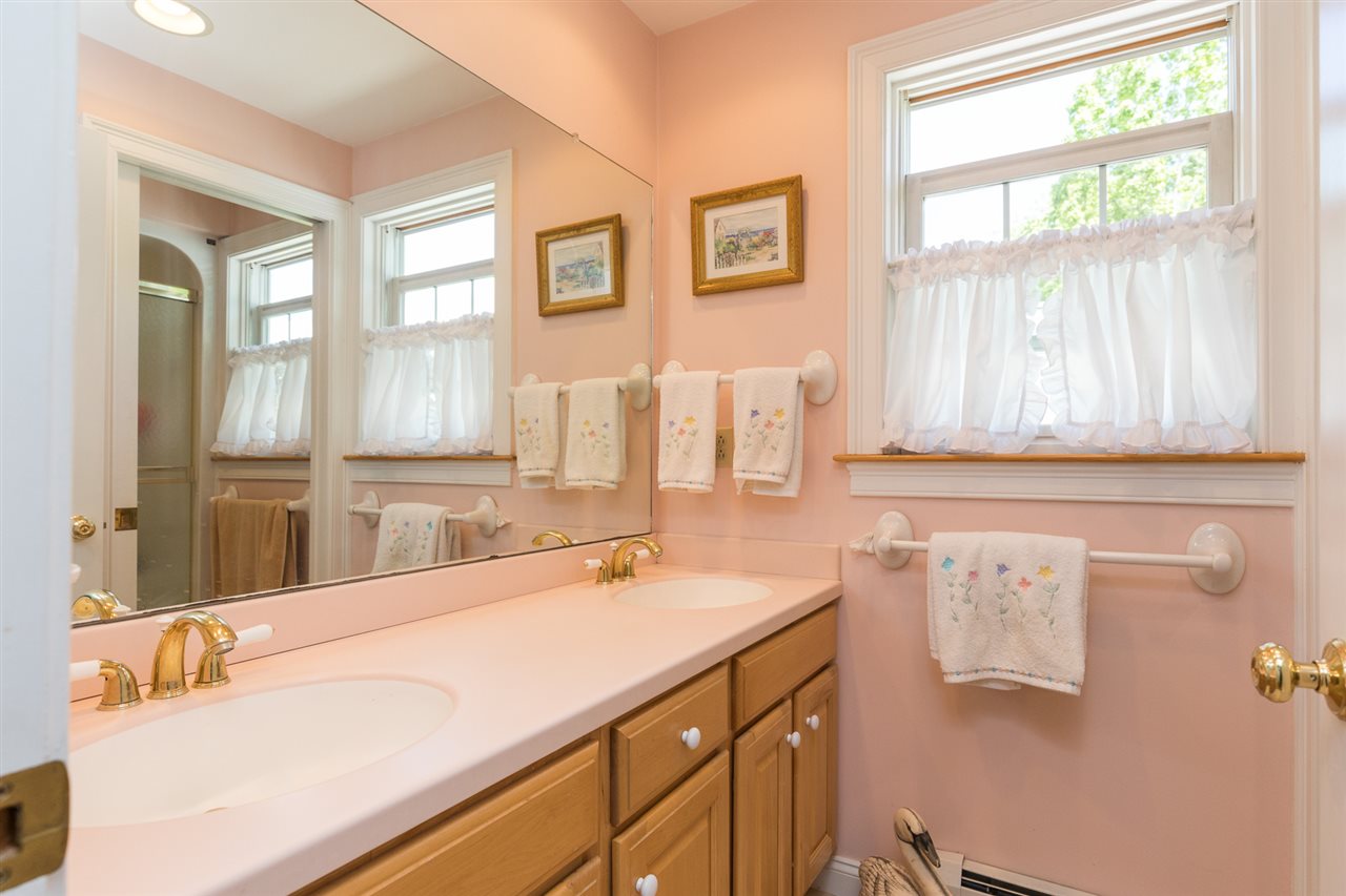 75 Mast Road Dover, NH 03820 - Photo 31 of 38