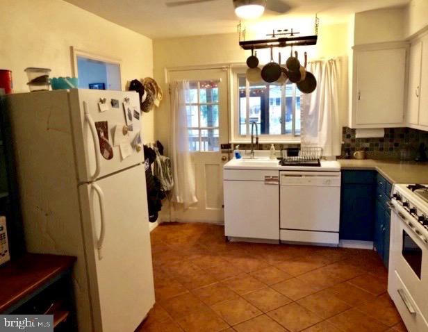 1821 Deveron Road Towson, MD 21286 - Photo 9 of 22 Kitchen