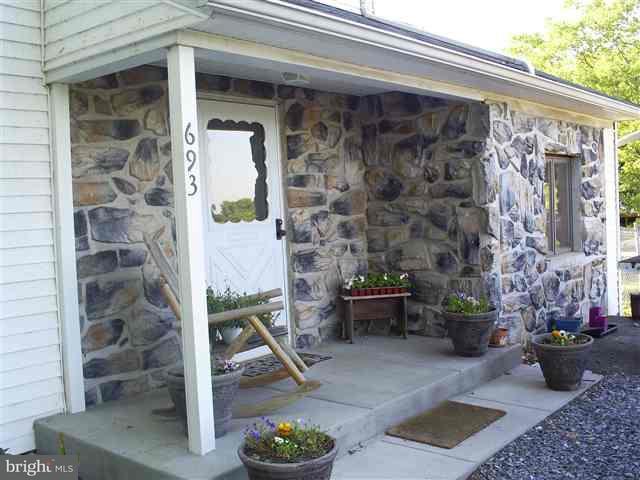 693 Laudermilch Road Hummelstown, PA 17036 - Photo 4 of 14 Gallery Image 4