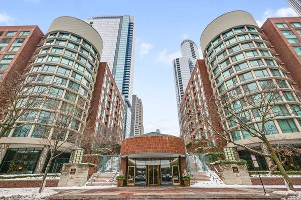 $550,000 | 440 North McClurg Court, Unit 111, Chicago, IL 60611